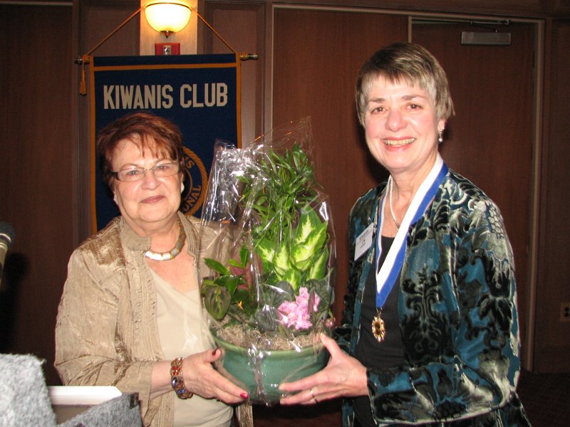IMG_0335.JPG - Lieutenant Governor Joyce Sharon presents a lovely bouquet of flowers to Capital District First Lady Lin Varner as the evening.  Thank you for your service as First Lady, Lin.